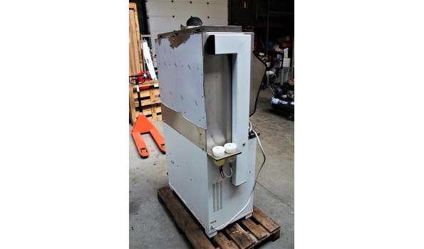 industriële voorborstelmachine/vlekverwijderaar COCCHI, type CG-SC MINI, bj 2014